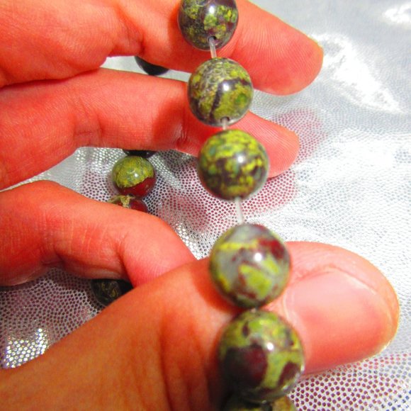 Dragon Bloodstone 10mm Round 7" Stretchy Gemstone Bracelet - Picture 3 of 3